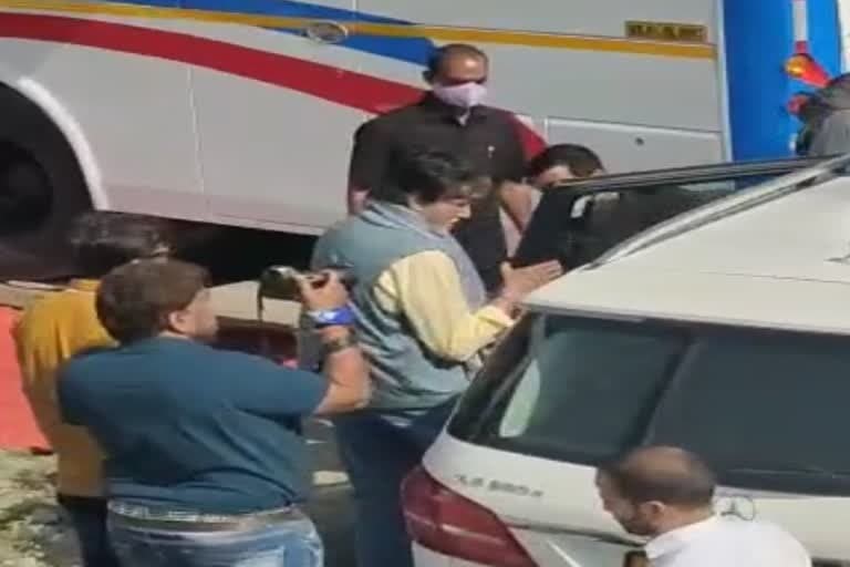 उत्‍तराखंड न्यूज़ : शूटिंग के लिए डोईवाला के थानो पहुंचे मेगास्टार अमिताभ बच्चन, लगी फैन्स की भीड़