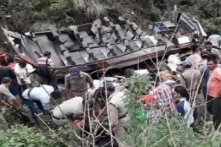 पौड़ी उत्‍तराखंड न्यूज़ : धुमाकोट बस हादसे में मारे गए 45 लोगों के परिजनों को बीमा कंपनी देगी मुआवजा, MATC का आदेश