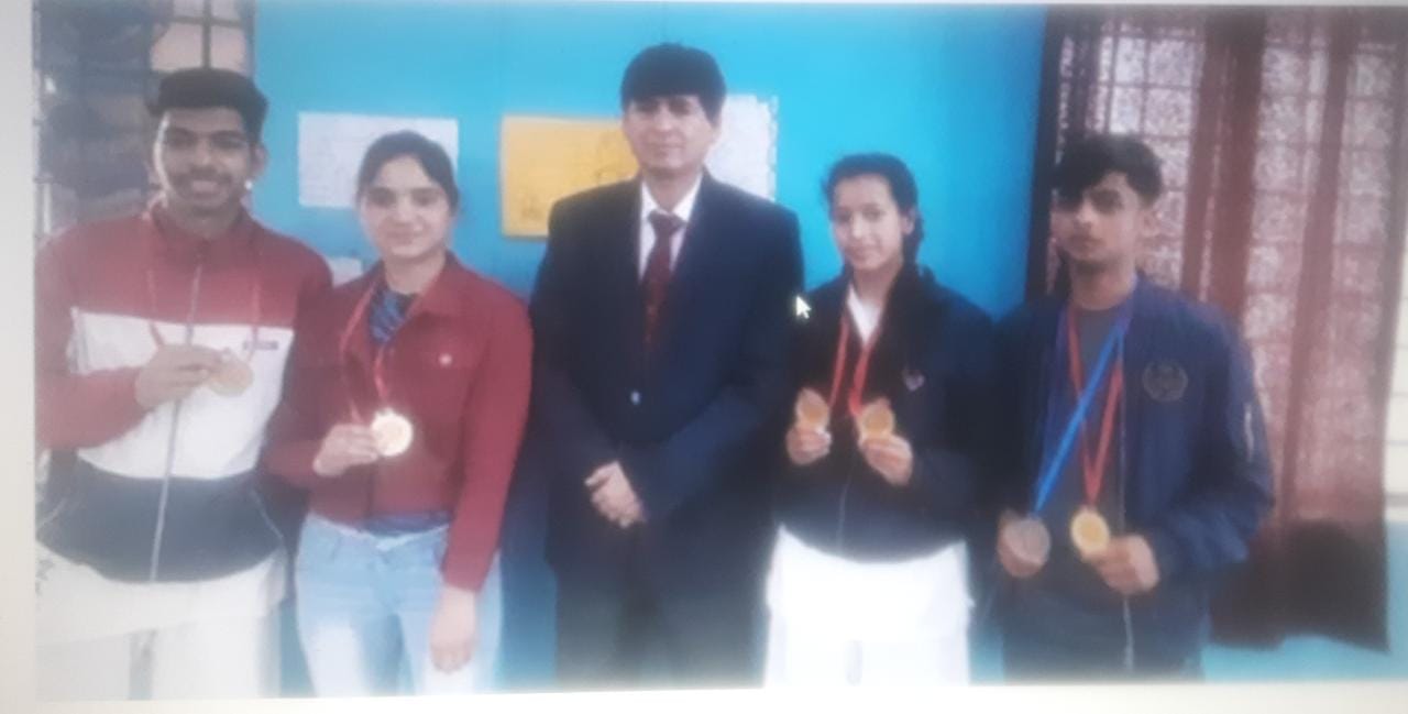 मसूरी उत्तराखंड न्यूज : मसूरी का दबदबा रहा जिला कराटे प्रतियोगिता में , जीते 14 स्वर्ण, 3 रजत व 4 कास्य पदक