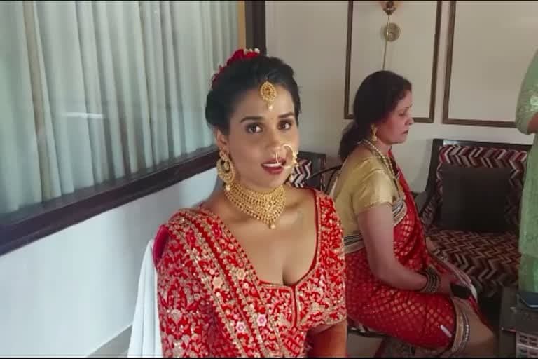 उत्‍तराखंड न्यूज़ : अंतरराष्ट्रीय तैराक वंदिता धारियाल शादी के बंधन में बंधी , रामनगर में हुआ था विवाह समारोह