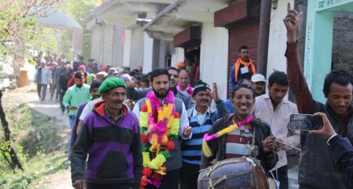 थराली उत्‍तराखंड न्यूज़ : जब मोबाइल की घंटी बजी तो उनके आश्चर्य का ठिकाना नहीं रहा।
