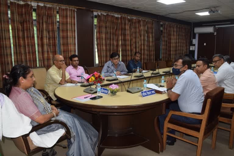 पौड़ी गढ़वाल उत्‍तराखंड न्यूज़ : गढ़वाल और कुमाऊं को जोड़ने वाली कंडी रोड की संभावना फिर से जगी , विधानसभा अध्यक्ष ने एक समीक्षा बैठक की ।