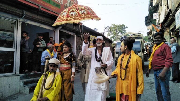 मसूरी उत्तराखंड न्यूज़ : शहर में निकाली गई शिरड़ी सांई बाबा मंदिर के स्थापना दिवस पर शोभा यात्रा