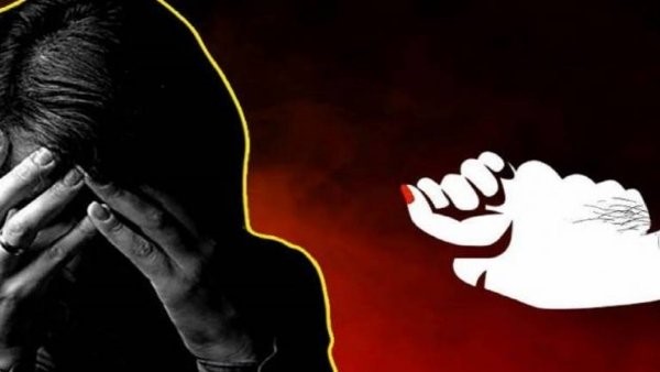 मसूरी उत्तराखंड न्यूज़ : मसूरी में सेक्स रैकेट का भंडाफोड़, पुलिस ने दो लड़कियों समेत 6 लोगों को गिरफ्तार किया है