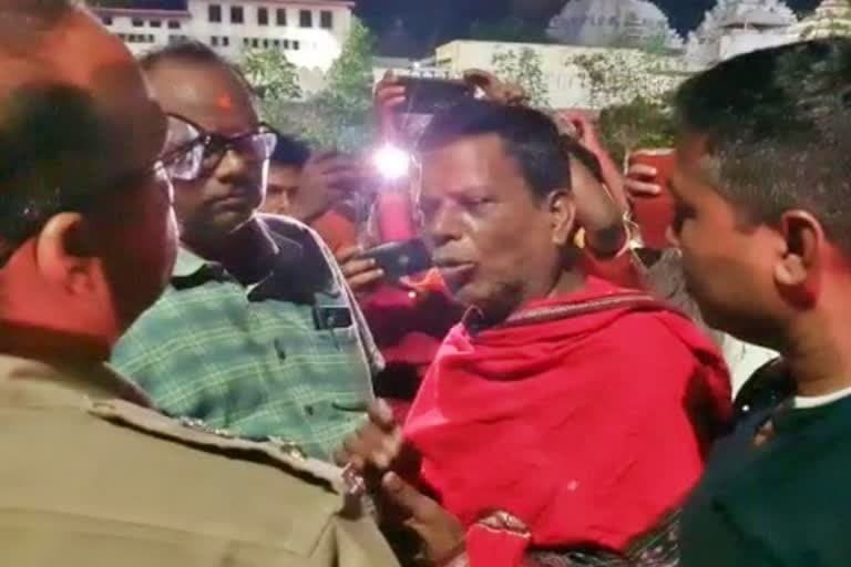 पुरी ब्रेकिंग न्यूज़ : जगन्नाथ मंदिर के सामने ऐतिहासिक एमार मठ के पास पुजारी के बेटे की गोली मारकर हत्या , एक्शन में पुलिस