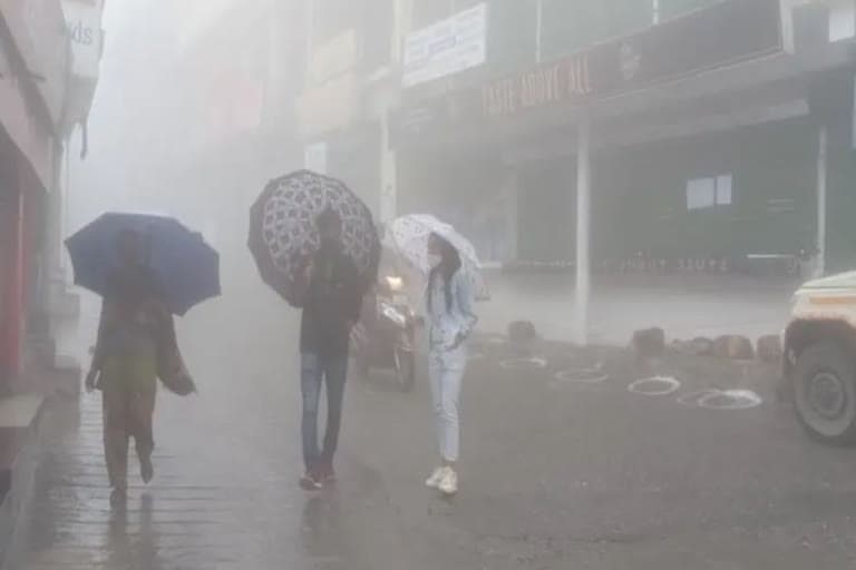 मौसम उत्‍तराखंड न्यूज़ : पौड़ी और नैनीताल के लोग रहें सावधान! भारी बारिश के लिए रेड अलर्ट