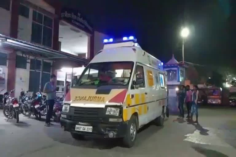 हरिद्वार उत्‍तराखंड न्यूज़ : तेज रफ्तार ट्रक ने बाइक सवार को टक्कर मार दी, जिससे वे गंभीर रूप से घायल हो गए बाद में उन्हें एम्स ले जाया गया।