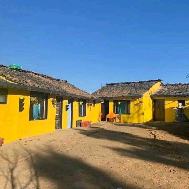 उत्‍तराखंड न्यूज़ : उत्‍तराखंड में पलायन रोकते ग्रामीण इलाकों के ये होम स्टे ! वीरान और खंडहर बन चुके गांव के घरों का सौंदर्यीकरण करवा कर पर्यटकों को कर रहे हैं आकर्षित