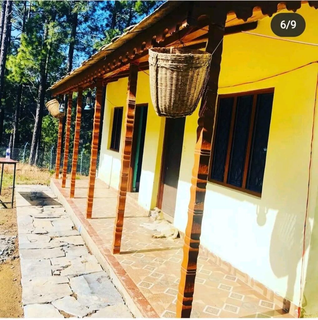 उत्‍तराखंड न्यूज़ : उत्‍तराखंड में पलायन रोकते ग्रामीण इलाकों के ये होम स्टे ! वीरान और खंडहर बन चुके गांव के घरों का सौंदर्यीकरण करवा कर पर्यटकों को कर रहे हैं आकर्षित