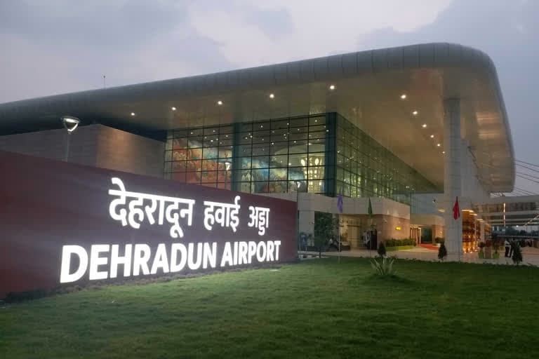 उत्‍तराखंड उत्तरकाशी हादसा : रविवार को जौलीग्रांट एयरपोर्ट पहली बार रात में खुला , अधिकारियों और कर्मचारियों को घर से बुलाया गया