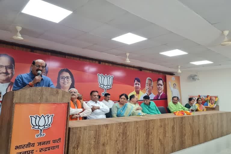 उत्‍तराखंड न्यूज़ : वनों के संरक्षण की जिम्मेदारी विभागों के साथ गांवों को सौंपी जाएगी : सुबोध उनियाल