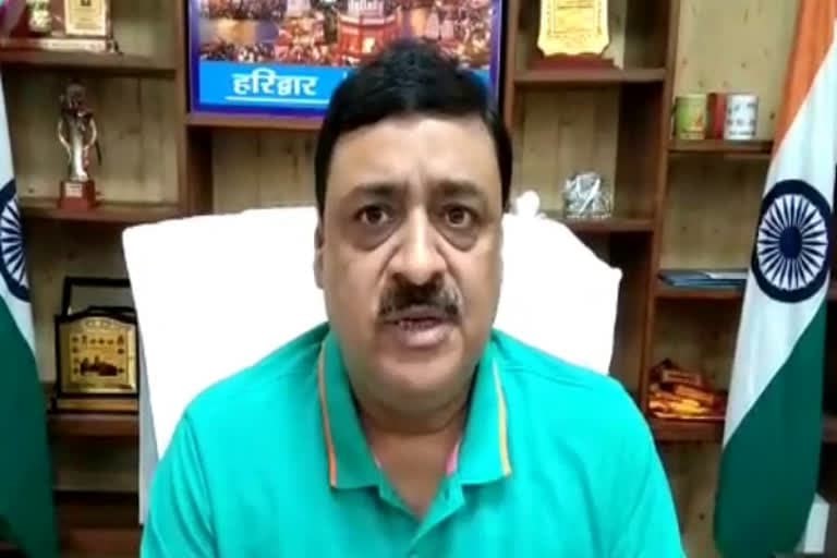 हरिद्वार : कोरोना की चुनौती , हरिद्वार के डीएम बोले- गाइडलाइंस का सख्ती से पालन कराएंगे