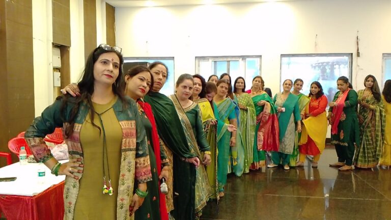 मसूरी : राधाकृष्ण मंदिर में कुलड़ी क्षेत्र की महिलाओं ने तीज उत्सव का आयोजन किया