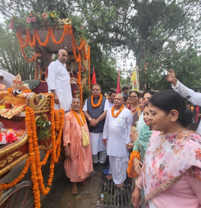 विकासनगर उत्‍तराखंड न्यूज़ : कृषि मंत्री गणेश जोशी विकासनगर के प्राचीन शिव मंदिर के प्रांगण में भगवान जगन्नाथ रथ यात्रा के समापन समारोह में शामिल हुए.