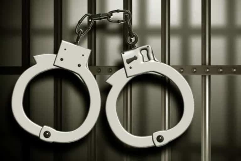 बागेश्वर : झिरौली पुलिस ने ताकुला मोटर मार्ग पर 60 टिन अवैध लीसा के साथ एक आरोपी गिरफ्तार