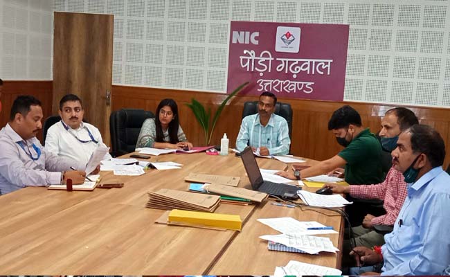 पौड़ी : स्वरोजगार अपनाकर अर्थव्यवस्था को मजबूत करें : जिलाधिकारी