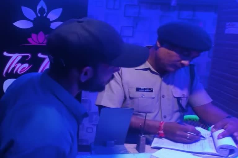 देहरादून में अनियमितता मिलने पर पांच स्पा सेंटरों पर कार्रवाई, जुर्माना लगाया