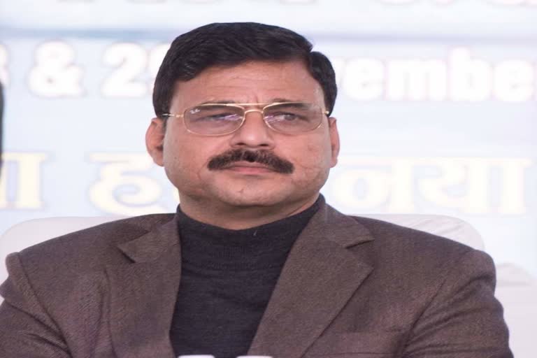 देहरादून : कांग्रेस सरकार के पूर्व कैबिनेट मंत्री दिनेश धनै भाजपा में शामिल हो सकते हैं , सियासी गलियारों में हलचल