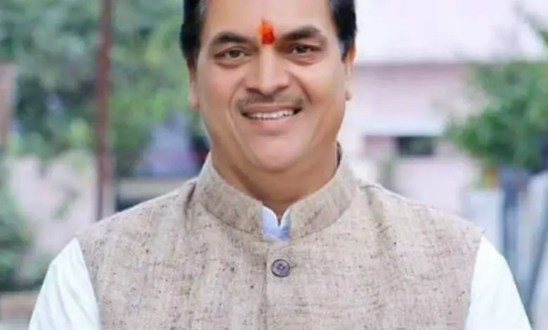 देहरादून : प्रभारी मंत्री टिहरी डा. प्रेमचंद अग्रवाल ने जिलाधिकारी डा. सौरभ गहरवार से समीक्षा कर राहत कार्य में तेजी लाने के निर्देश दिए।