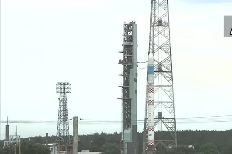 देहरादून : ISRO ने लॉन्च किया देश का सबसे छोटा रॉकेट SSLV-D1