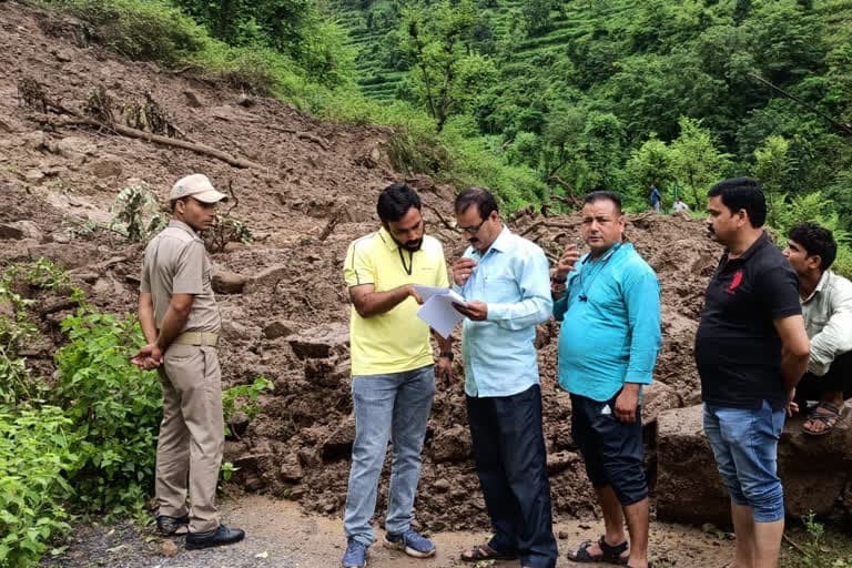 पौड़ी जिले के श्रीनगर तहसील क्षेत्र के खितपुरा और जोगड़ी गांव में फटे बादल, गांवों में भारी तबाही