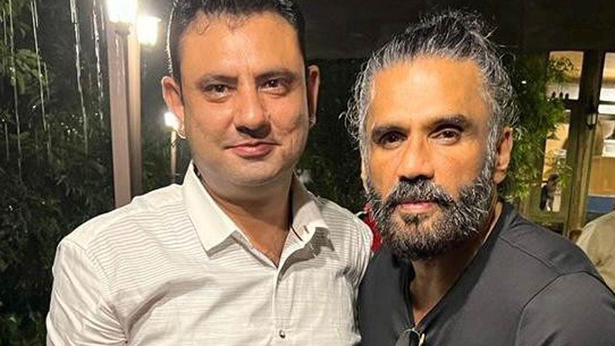 देहरादून : अभिनेता सुनील शेट्टी इन दिनों देहरादून और मसूरी की घाटियों का आनंद ले रहे हैं