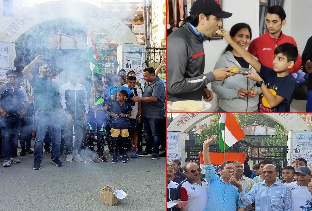 अल्मोड़ा : बर्मिंघम में लक्ष्य के गोल्ड जीतने पर अल्मोड़ा में जश्न, रिश्तेदारों ने बांटी मिठाइयां
