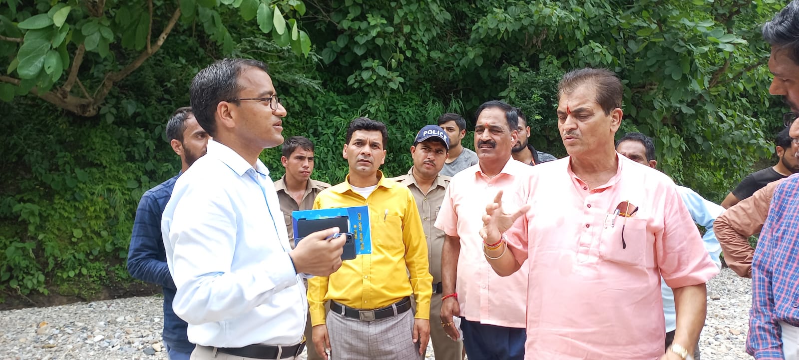 देहरादून : कैबिनेट मंत्री डॉ प्रेमचंद अग्रवाल ने आज टिहरी जिले के ग्राम पंचायत कुमाल्डा और सीतापुर में आपदा ग्रस्त क्षेत्रों का दौरा किया