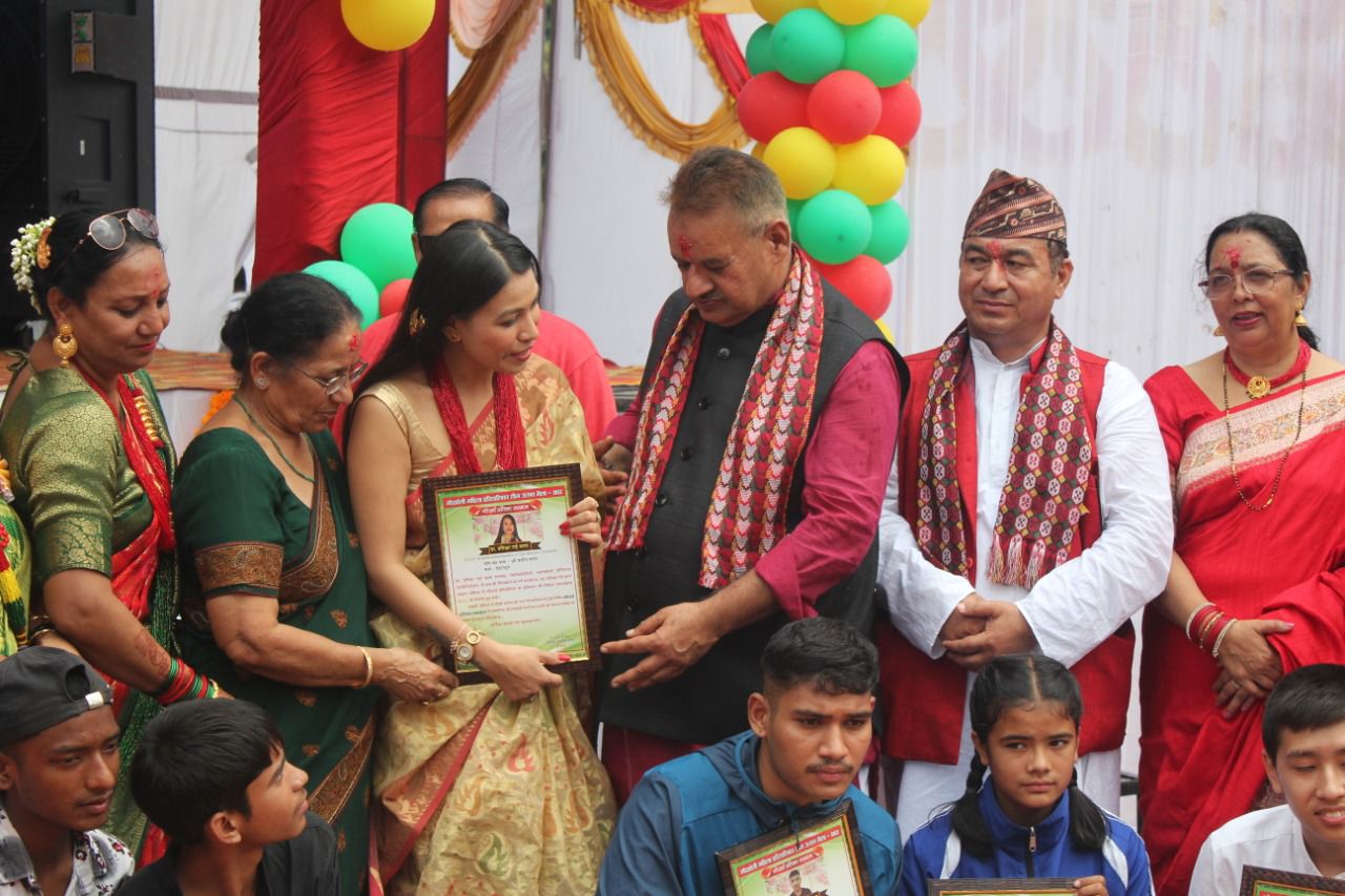 देहरादून : गोर्खाली हरितालिका तीज महोत्सव पहुंचे कैबिनेट मंत्री