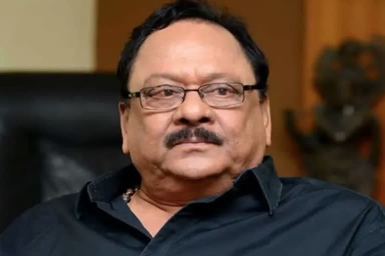 हैदराबाद : आज सुबह पूर्व केंद्रीय मंत्री और दिग्गज अभिनेता उप्पलपति कृष्णम राजू का निजी अस्पताल में इलाज के दौरान निधन हो गया