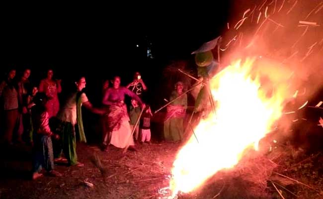 बेरीनाग : कुमाऊं में पशुओं की मंगलकामना के लिए मनाया जा रहा है लोक उत्सव खतड़ुवा