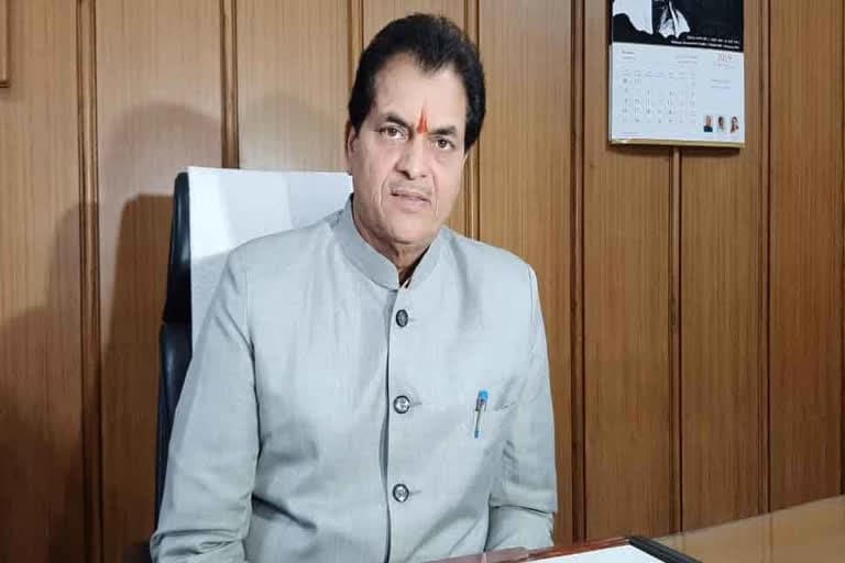 देहरादून ट्रांसफर केस : शहरी विकास मंत्री प्रेमचंद अग्रवाल कांग्रेस के निशाने पर , बीजेपी संगठन ने सीएम के पाले में फेंकी गेंद