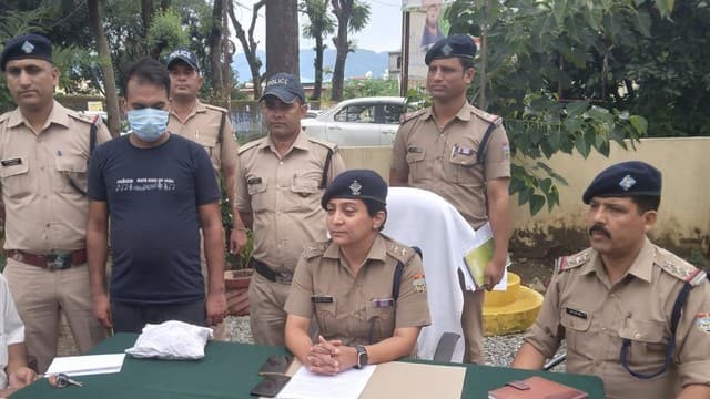 विकासनगर में एक कार चालक को एक किलो चरस के साथ गिरफ्तार किया गया