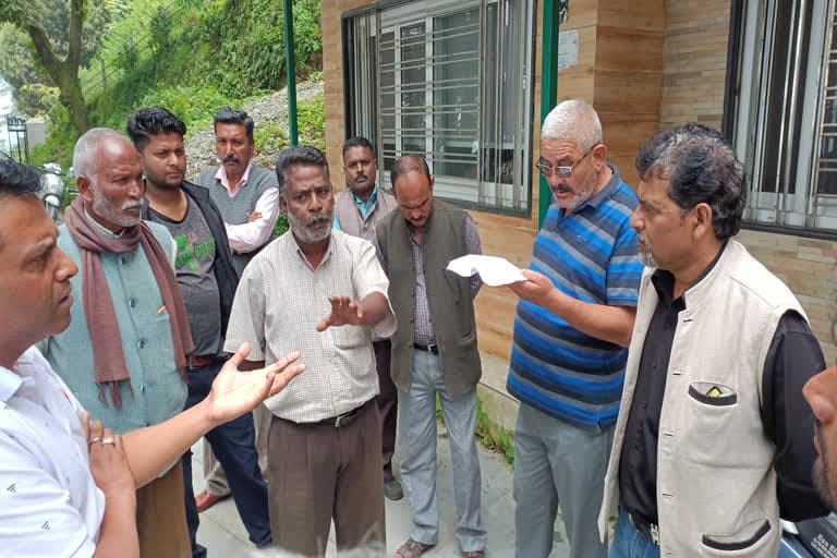 मसूरी में कीन संस्था ने महिला सफाई कर्मियों को किया सस्पेंड, जानिए मामला