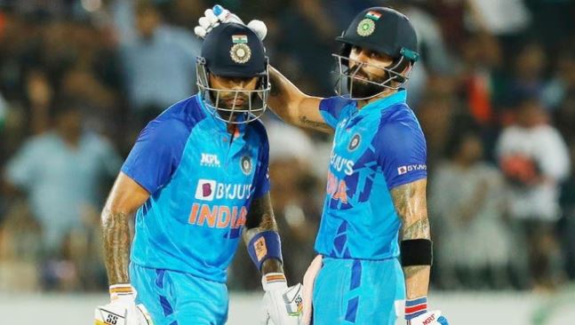 क्रिकेट : सूर्यकुमार यादव और विराट कोहली के शानदार प्रदर्शन से भारत ने ऑस्ट्रेलिया को छह विकेट से हराया