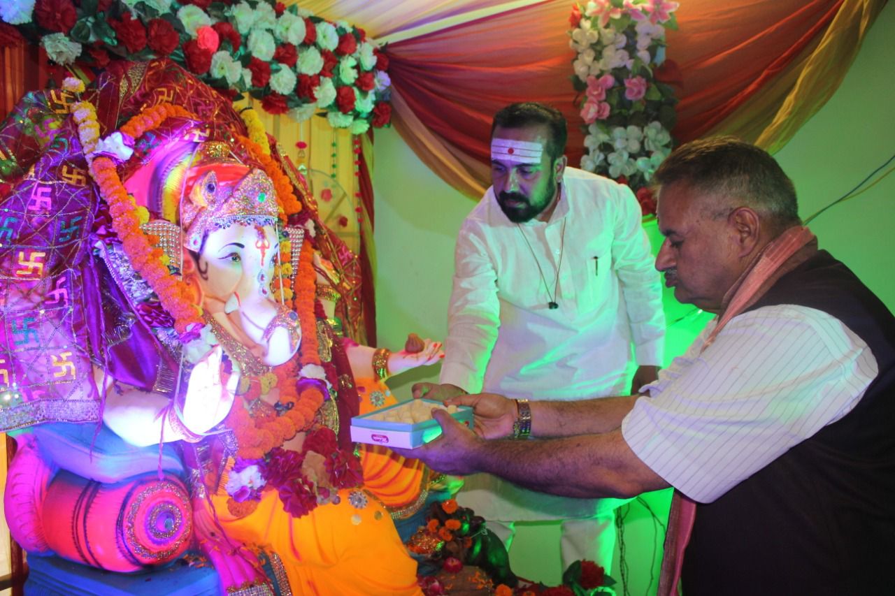 देहरादून : मंत्री गणेश जोशी पहुंचे हरिद्वार ज्वालापुर, हरिद्वार स्थित पीठ बाजार में आयोजित गणपति महोत्सव कार्यक्रम में किया प्रतिभाग