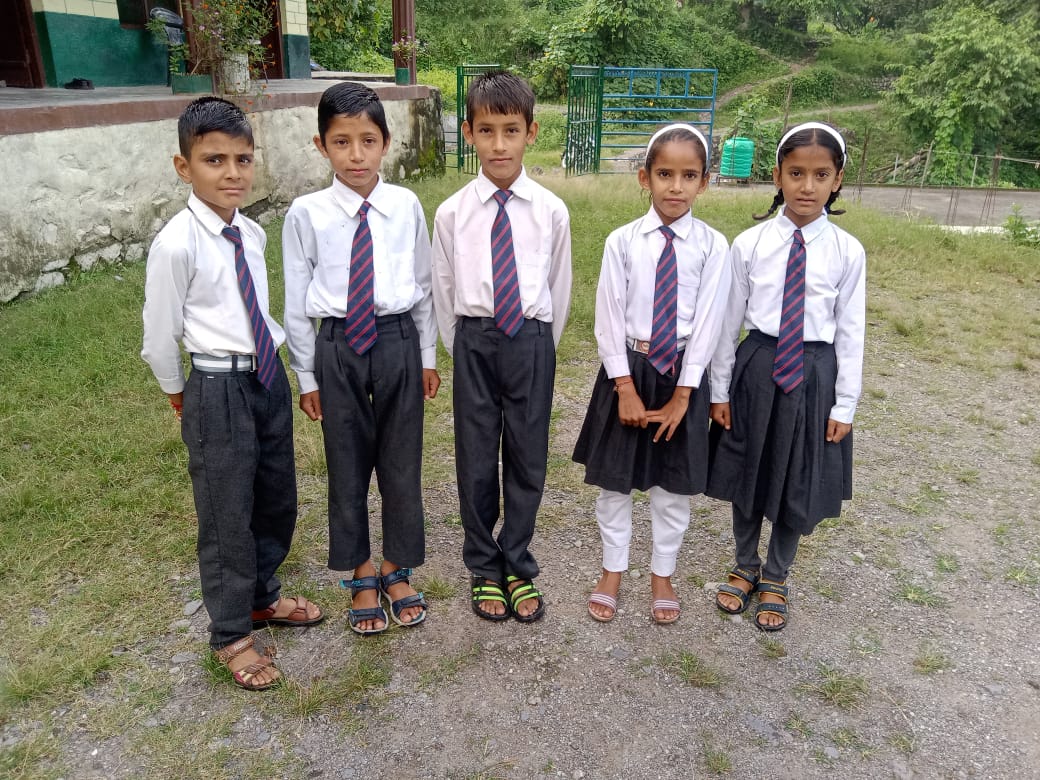 जौनपुर : मेरे विद्यालय सिद्ध हमारी पाठशाला गरखेत जौनपुर टिहरी गढ़वाल के पांच बच्चे उदीयमान छात्रवृत्ति के लिए चयनित