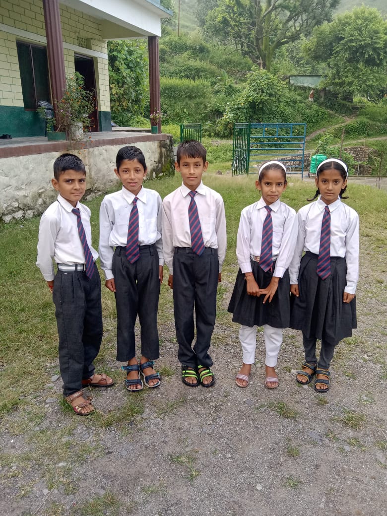 गरखेत ,जौनपुर : सिद्ध हमारी पाठशाला गरखेत जौनपुर टिहरी गढ़वाल के पांच बच्चे मुख्यमंत्री उदीयमान खिलाडी छात्रवृत्ति के लिए चयनित