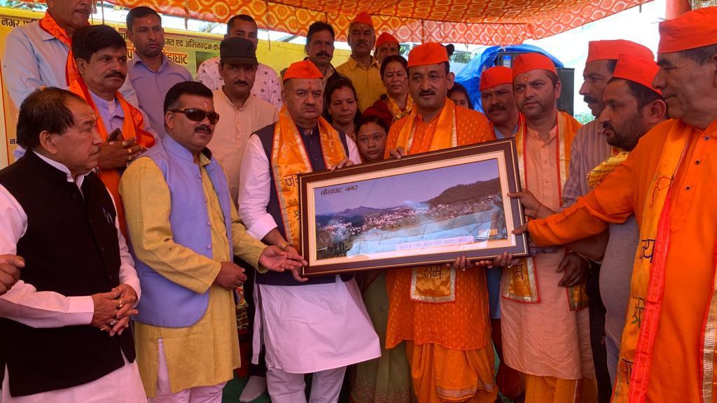 चम्पावत : लोहाघाट में मंत्री गणेश जोशी ने गणेश महोत्सव कार्यक्रम में किया प्रतिभाग
