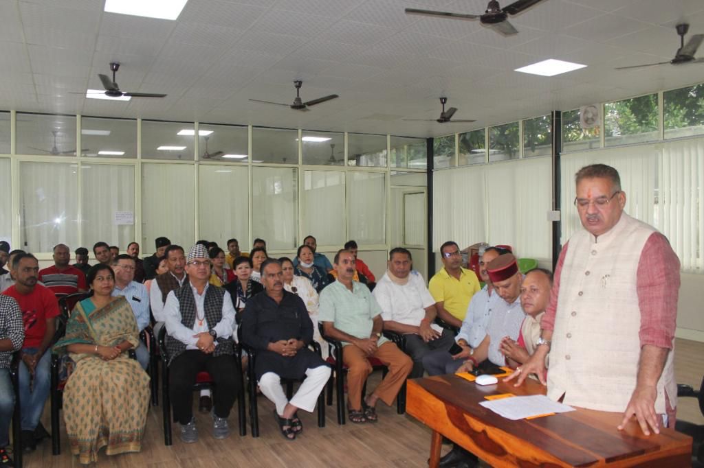 देहरादून : बूथ संख्या 69 में मंत्री गणेश जोशी ने भाजपा कार्यकर्ताओं और स्थानीय लोगो के साथ सुनी पीएम मोदी की मन की बात कार्यक्रम
