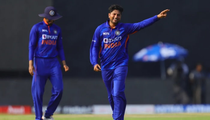 क्रिकेट : गेंदबाज कुलदीप यादव के कहर के सामने दक्षिण अफ्रीका की टीम ने घुटने टेक दिए , भारत ने जीती सीरीज