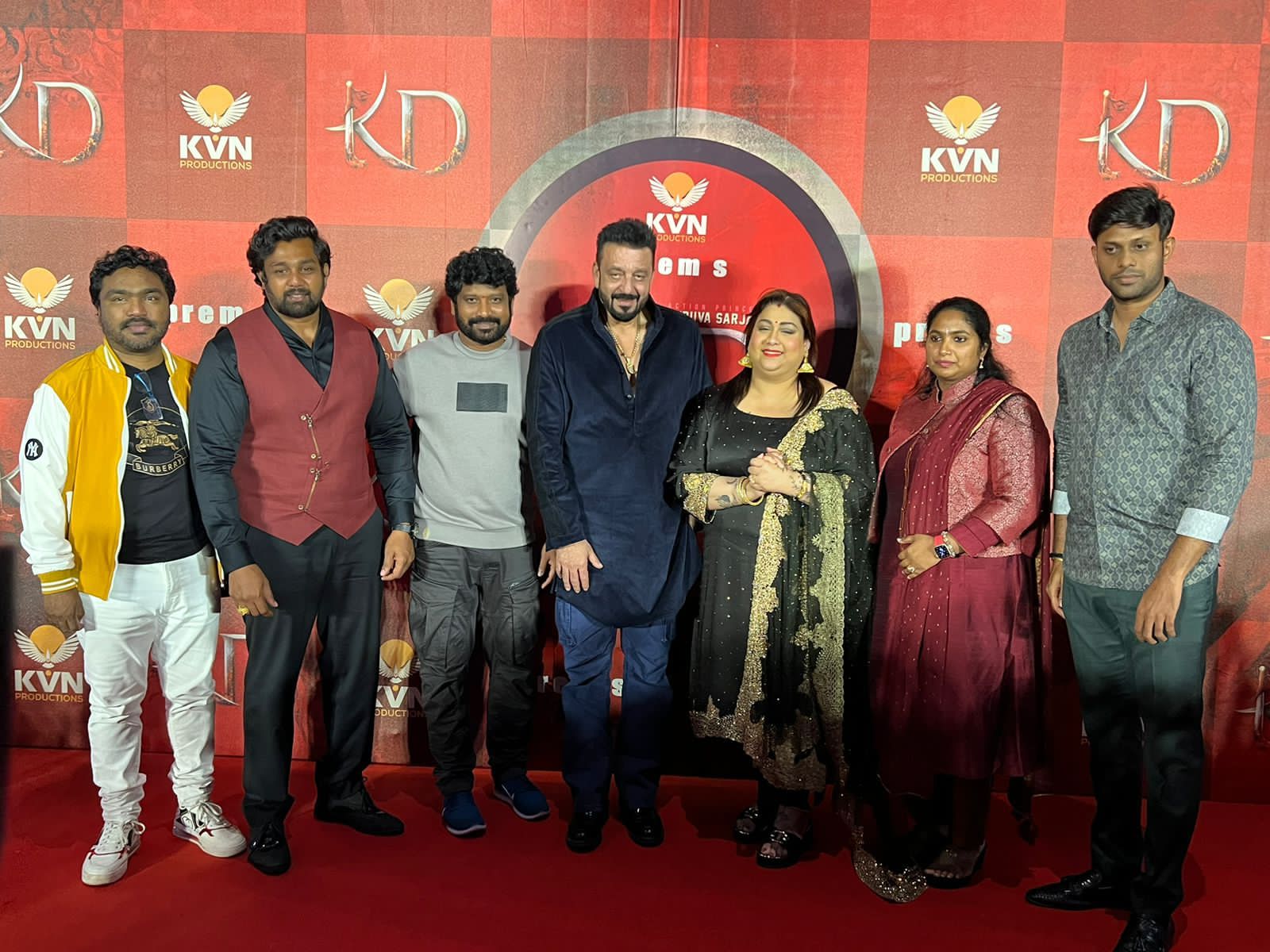 बॉलीवुड न्यूज़ : मैं कई साउथ इंडियन फिल्मों में काम करने वाला हूं-संजय दत्त , हाई कंटेंट फिल्म केडी- द डेविल के ग्रैंड टाइटल टीज़र को भव्य तरीके से किया लॉन्च