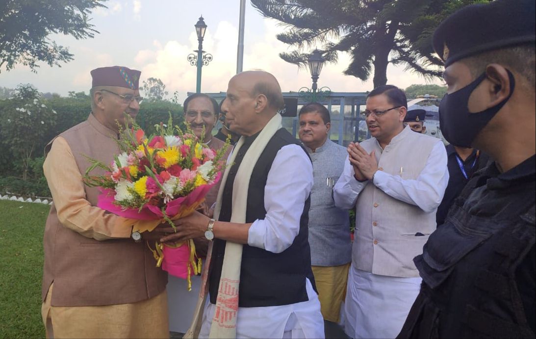 Soldier Welfare Minister Ganesh Joshi welcomes Defense Minister Rajnath on his arrival in Uttarakhand