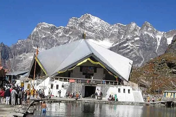 चमोली : हेमकुंड साहिब के कपाट आज बंद होंगे , इस साल दो लाख से ज्यादा तीर्थयात्री हुए नतमस्तक