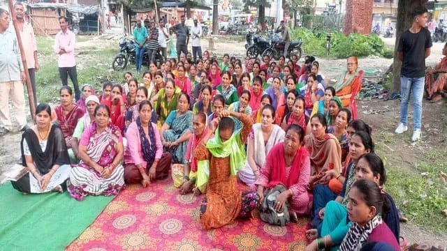 ऋषिकेश : ट्रंचिंग ग्राउंड के खिलाफ धरना जारी