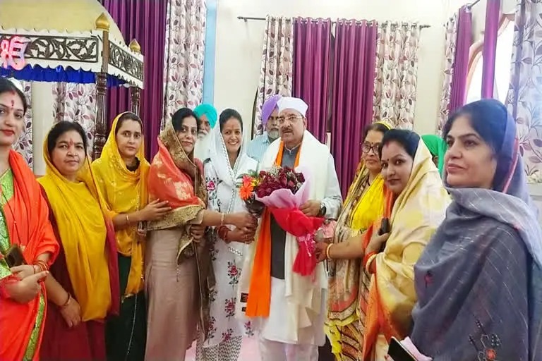 हल्द्वानी : अजय भट्ट ने लालकुआं गुरुद्वारे में की पूजा-अर्चना, सिख समाज ने हेमकुंड साहिब रोपवे परियोजना पर जताई खुशी