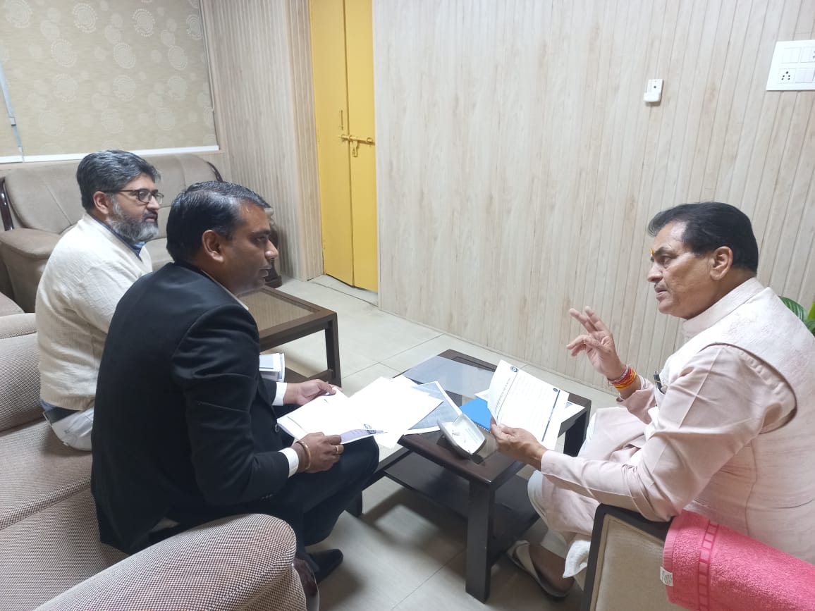 Finance Minister Dr. Premchand Agarwal held a meeting with departmental officers