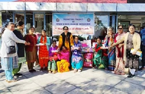 मसूरी : इनरव्हील क्लब ने मसूरी के निकट अलमस गांव की चार गरीब लड़कियों को शादी का सामान उपलब्ध कराया