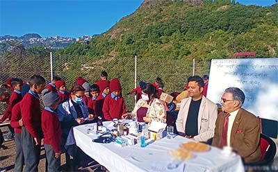 मसूरी : 68 बच्चों का ऑल मसूरी सीनियर सिटीजन द्वारा आयोजित स्वास्थ्य शिविर में स्वास्थ्य परीक्षण किया गया