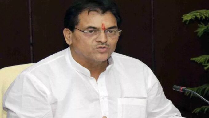 जोशीमठ में आई आपदा के दृष्टिगत आवास मंत्री डॉ प्रेमचंद अग्रवाल ने आवास विभाग की समीक्षा बैठक ली।